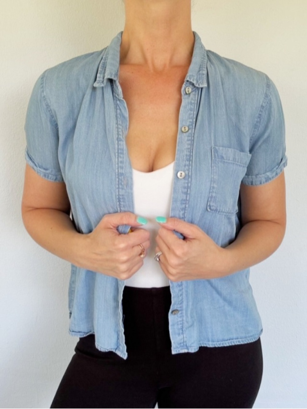 Paper Crane light blue chambray denim button up short sleeve blouse size small